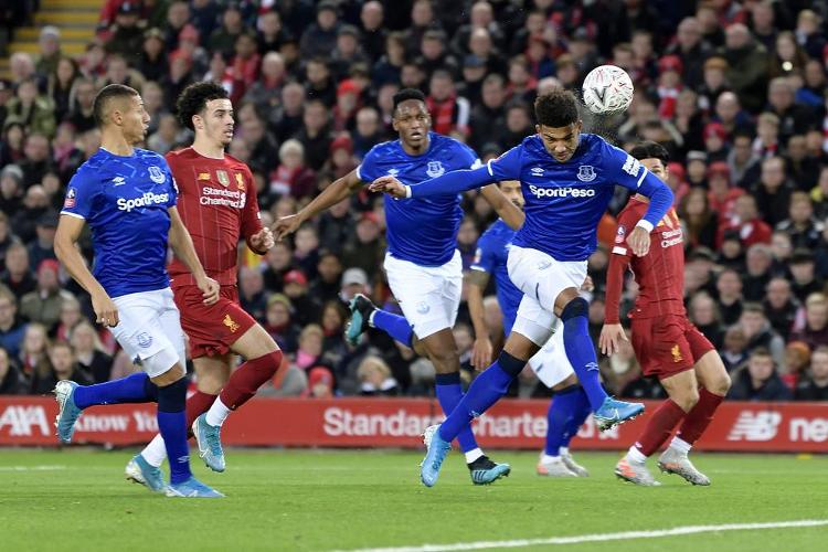 齐达内晒和樊振东打球照，足球界和乒乓球界梦幻联动，网友直呼：太帅了