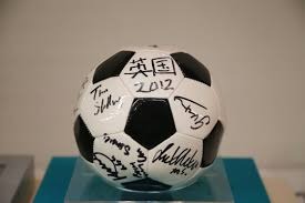 98-117！这是湖人关键时刻的改变，除了雄鹿，他们最后5分钟无敌